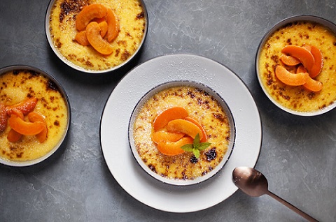 the Apricot Creme Brulee: Easy recipe for a good and original dessert